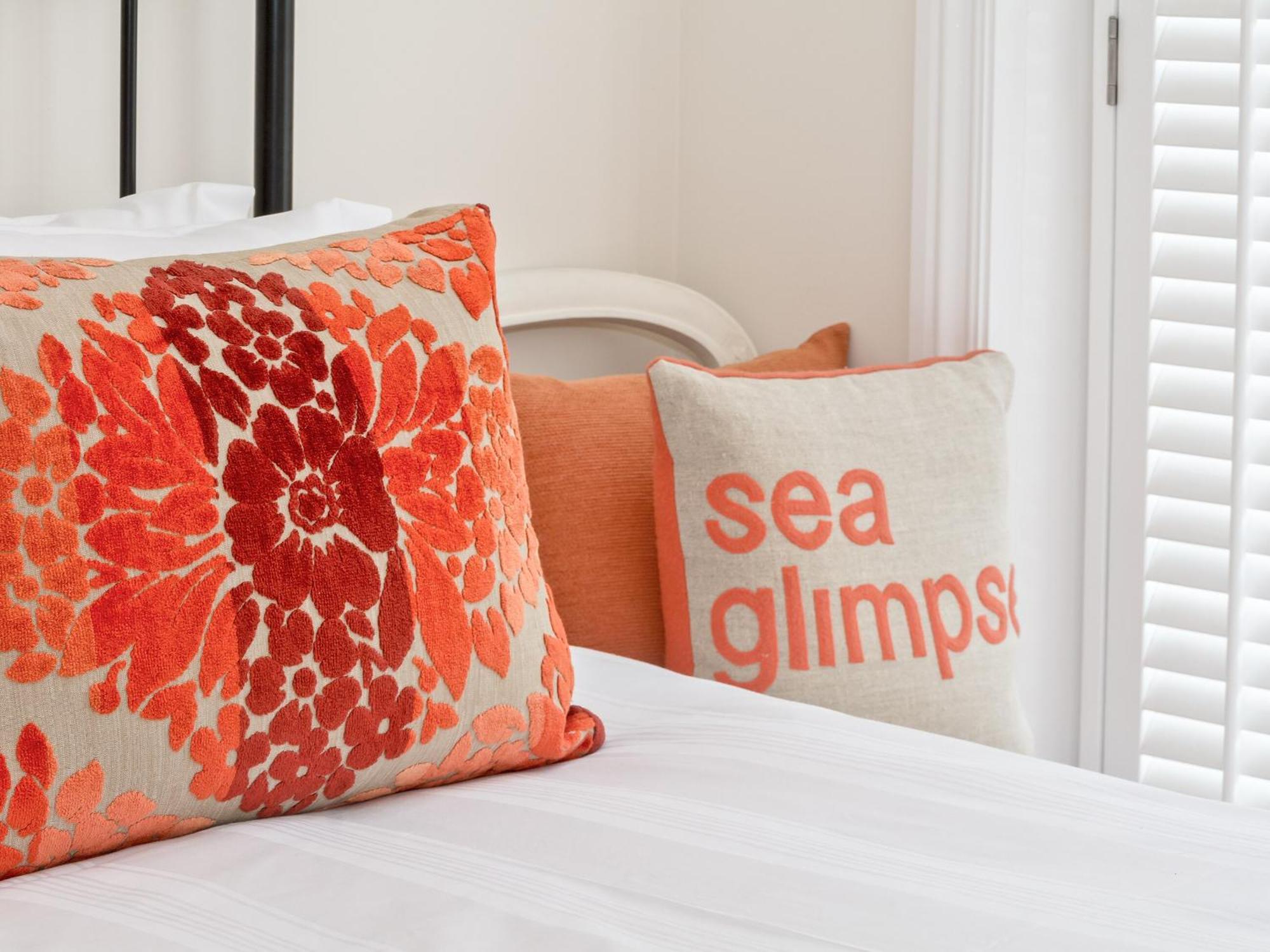 Sea Glimpse Villa Whitby Exterior photo